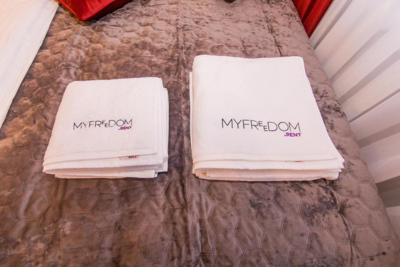 Myfreedom Апартаменти Пр-Т Воскресенський كييف المظهر الخارجي الصورة
